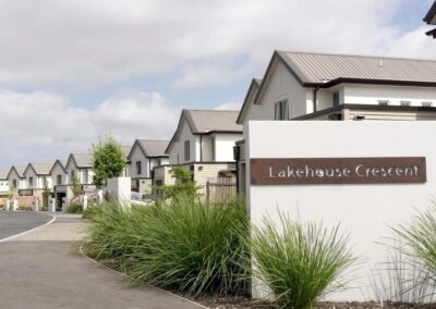 A street view of Lakehouse Crescent